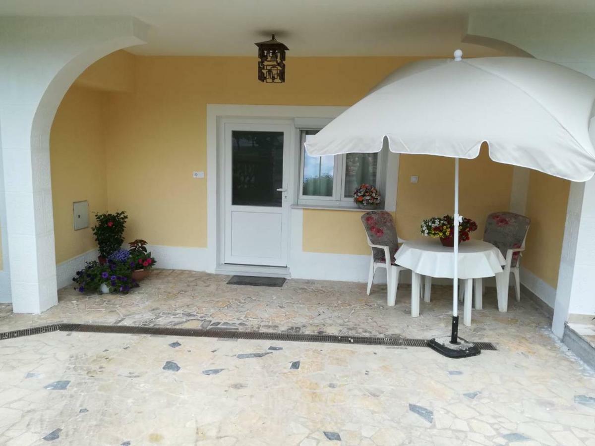 Apartment Lili Poreč Exterior foto